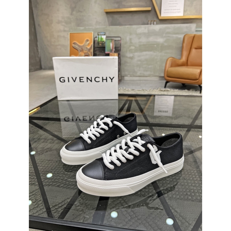 G*u*i casual shoes